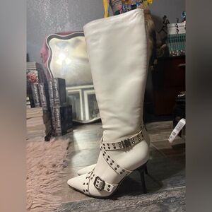 NiiHaii white heeled boots